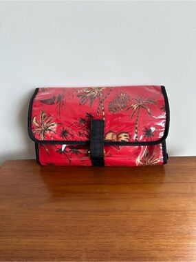 VTG | MAGGI B | TOILETRY BAG COSMETIC ORGANIZER FOR TRAVEL | RED TROPICAL PRINT